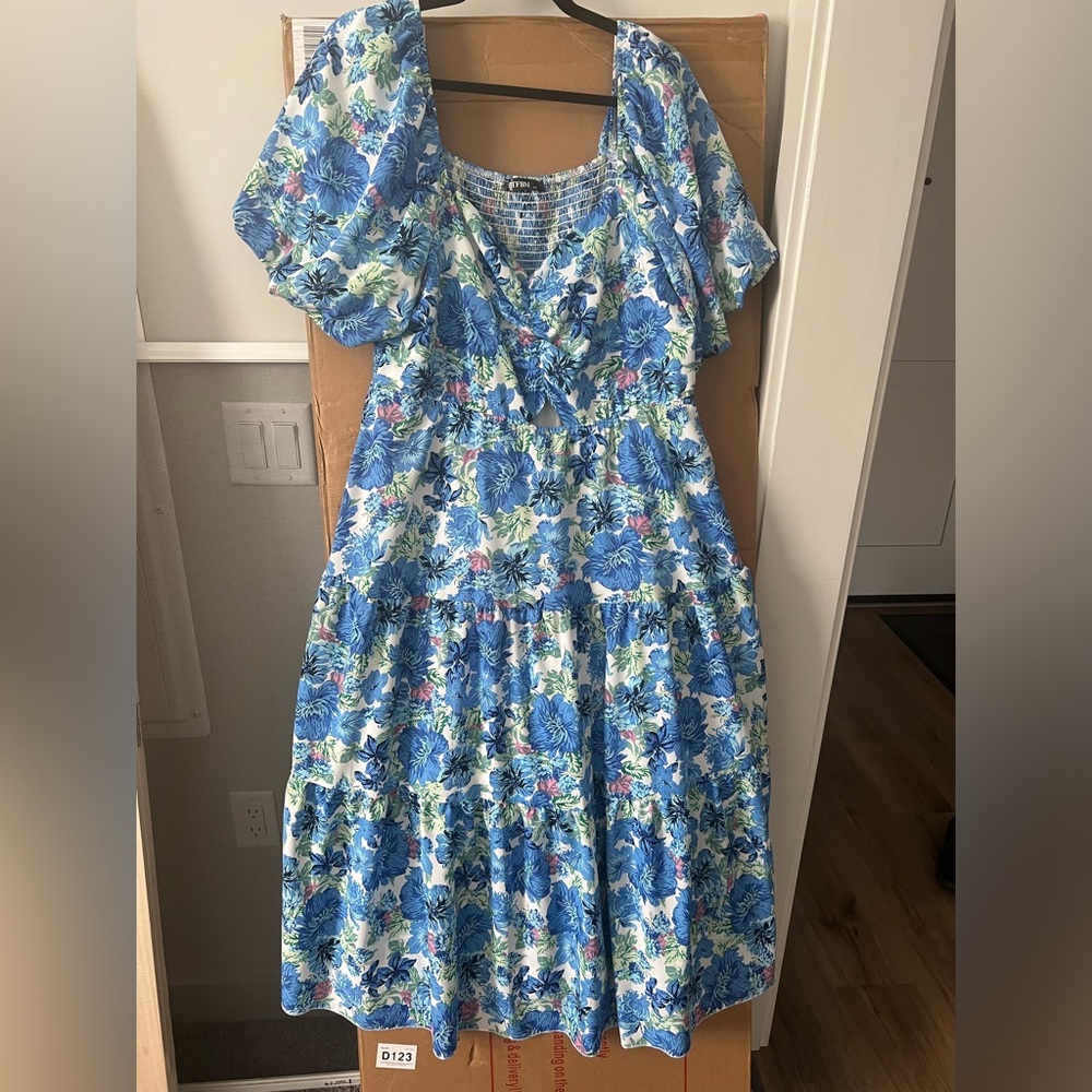 Blue floral tiered dress with cut out, size XXL